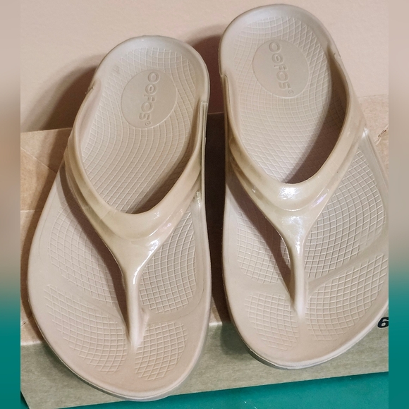 OOFOS Women's Sandals in Beige - Picture 2 of 4